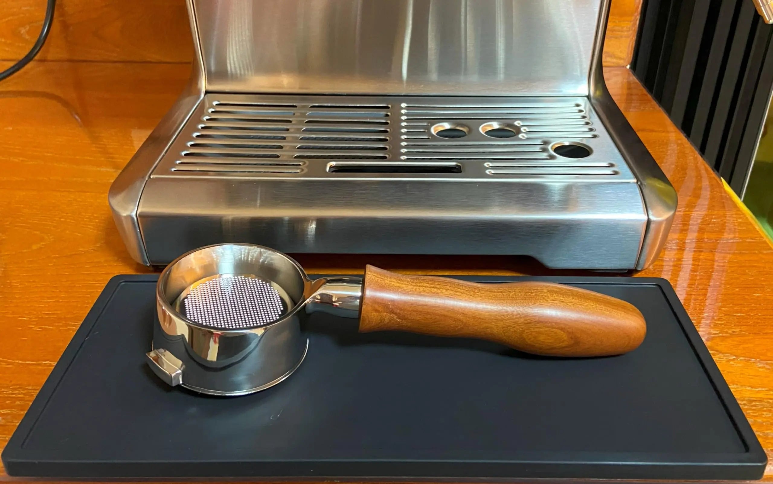 58mm Bottomless Portafilter Compatible with E61 Grouphead Flair 58, ECM, Rocket Espresso Machine Stainless Steel Naked Portafilter with Filter Basket Handle-Wooden, Rosewooden - Crema Peaks Coffee
