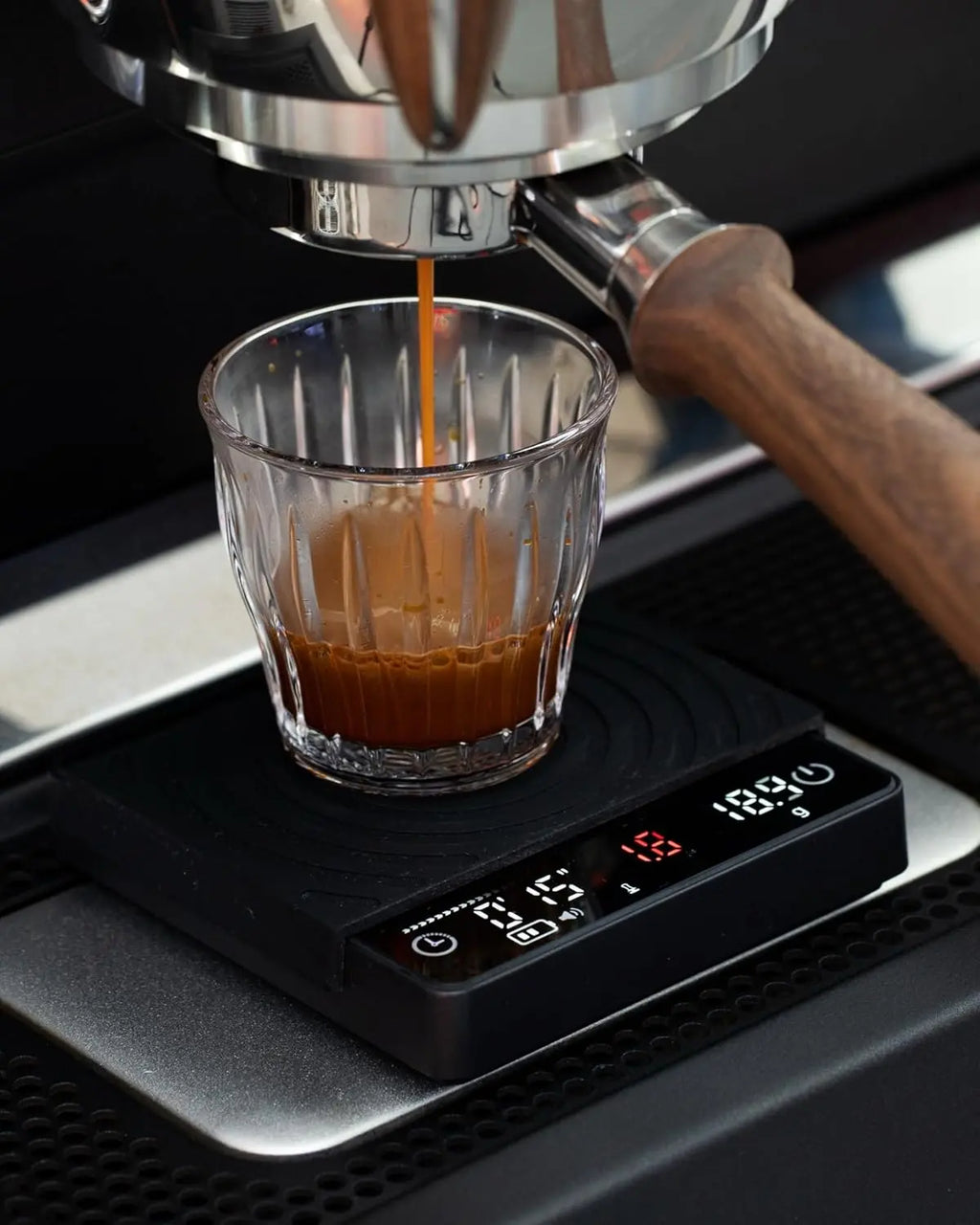 Smart Coffee Scale – Easy Use Digital Espresso Scale with Timer, Auto Tare & Flow Rate Indicator – Compact Rechargeable Weight Scale for Drip Coffee, Pour Over & Matcha - Crema Peaks Coffee